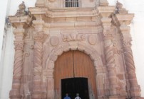 mascota church entrance